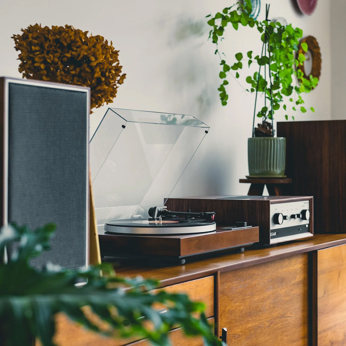 Dual CS 429 Fully Automatic Turntable with Ortofon 2M Red Cartridge