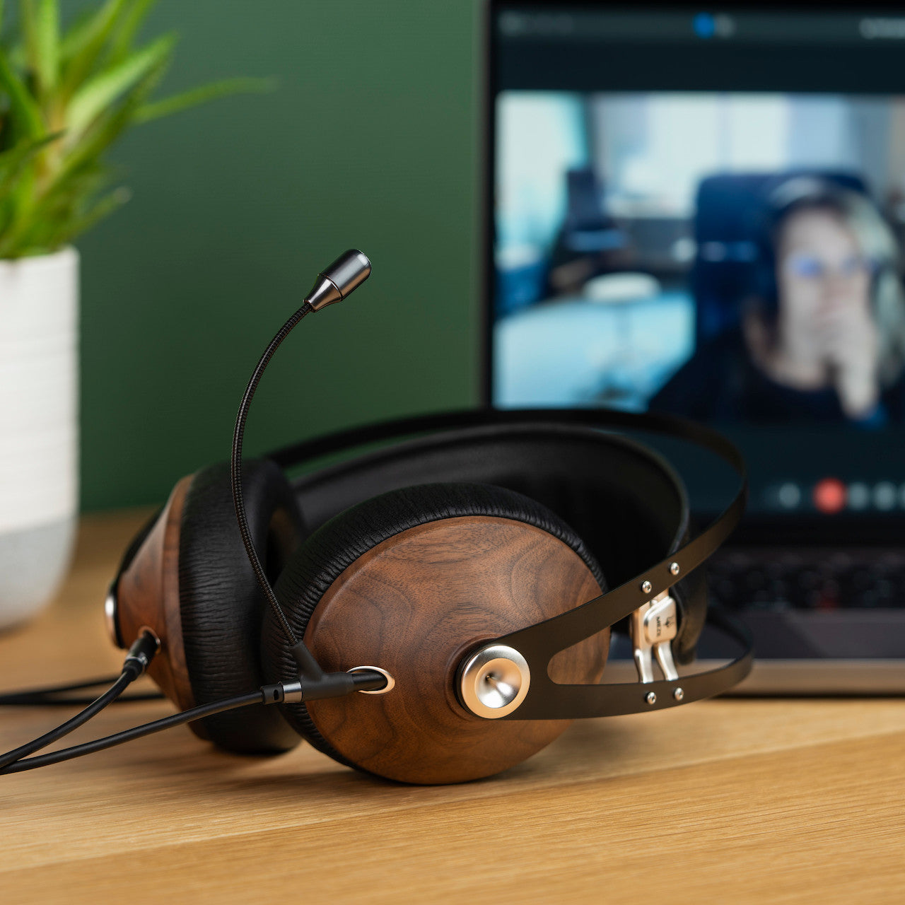Meze 99 Classics with Boom Mic Headset Bundle — Walnut