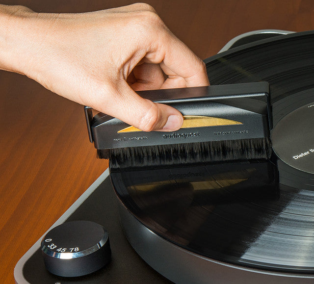 AudioQuest Gold Anti-Static Record Brush