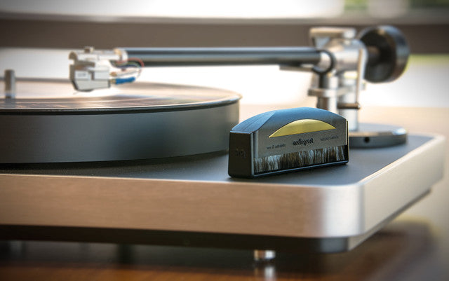 AudioQuest Gold Anti-Static Record Brush