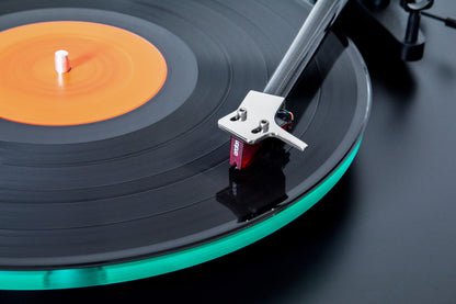 NAD C588 Turntable with 2M Red Cartridge
