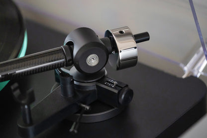 NAD C588 Turntable with 2M Red Cartridge